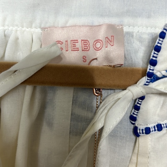 *SOLD* Ciebon Vienna Embroidered Dress - Picture 8 of 10